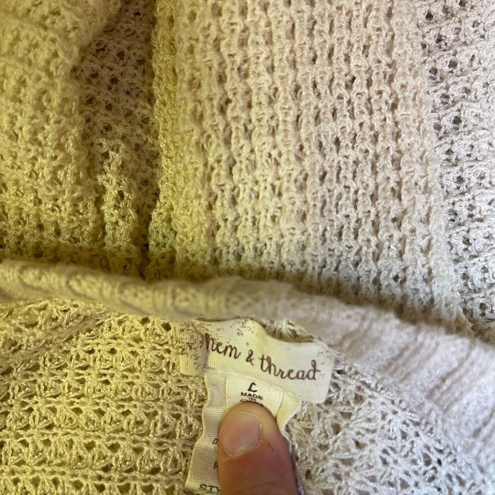Hem & Thread Breeze Cotton Cold Shoulder Sweater Beige Size Large - Picture 3 of 6